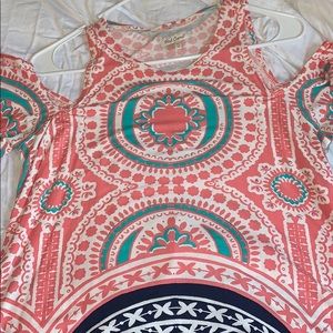 On the shoulder/off the shoulder blouse